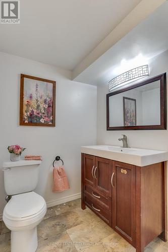 930 Eagle Crescent, London, ON - Indoor Photo Showing Bathroom