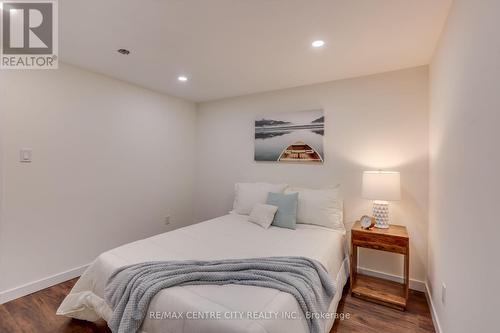 930 Eagle Crescent, London, ON - Indoor Photo Showing Bedroom