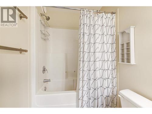 1481 Glenmore Road N Unit# 210, Kelowna, BC - Indoor Photo Showing Bathroom