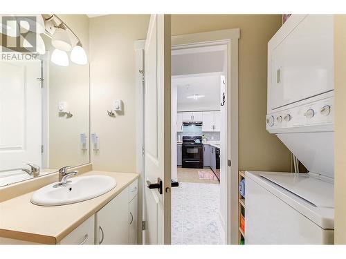 1481 Glenmore Road N Unit# 210, Kelowna, BC - Indoor Photo Showing Laundry Room