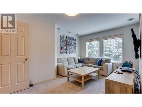 270 Monashee Road Unit# 1 Lot# 1, Vernon, BC - Indoor Photo Showing Living Room