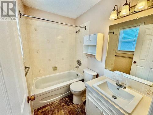3155 Gordon Drive Unit# 106, Kelowna, BC - Indoor Photo Showing Bathroom