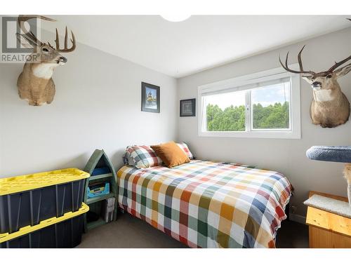 1049 11 Avenue, Vernon, BC - Indoor Photo Showing Bedroom