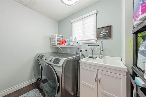 17 Mcveigh Drive, Barrie, ON - Indoor Photo Showing Laundry Room