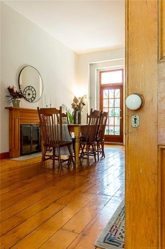 214 Bay Street S, Hamilton, ON - Indoor Photo Showing Dining Room