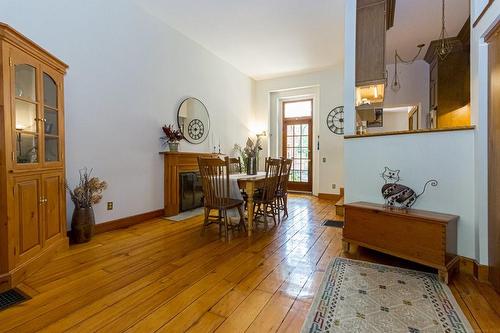 214 Bay Street S, Hamilton, ON - Indoor Photo Showing Dining Room