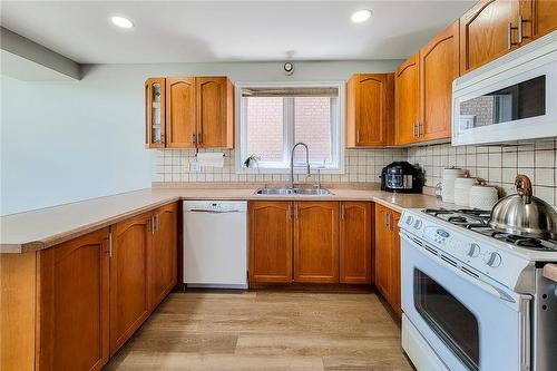 55 Alexsia Court, Hamilton, ON - Indoor Photo Showing Kitchen With Double Sink