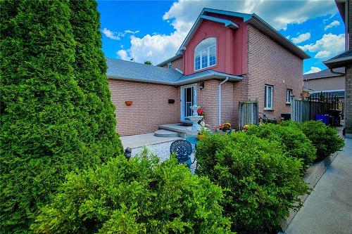 55 Alexsia Court, Hamilton, ON - Outdoor