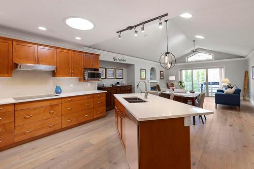 8-2100 Boucherie Road, West Kelowna, BC - Indoor Photo Showing Kitchen With Double Sink