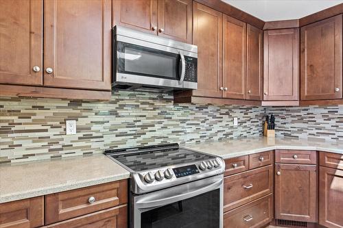 3220 Sagebrush Court, West Kelowna, BC - Indoor Photo Showing Kitchen With Upgraded Kitchen
