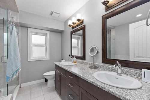 1250 Tanemura Crescent, Kelowna, BC - Indoor Photo Showing Bathroom