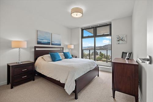 806-485 Groves Avenue, Kelowna, BC - Indoor Photo Showing Bedroom