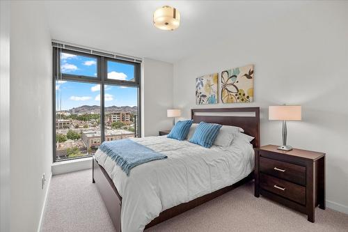 806-485 Groves Avenue, Kelowna, BC - Indoor Photo Showing Bedroom