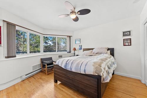 202-4058 Lakeshore Road, Kelowna, BC - Indoor Photo Showing Bedroom