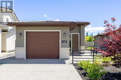 1890 Viewpoint Crescent, Kelowna, BC - Outdoor