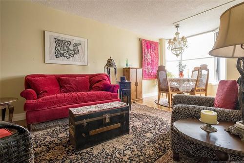 180 Limeridge Road W|Unit #403, Hamilton, ON - Indoor Photo Showing Living Room