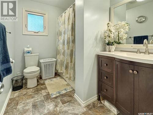 341 31St Street, Battleford, SK - Indoor Photo Showing Bathroom