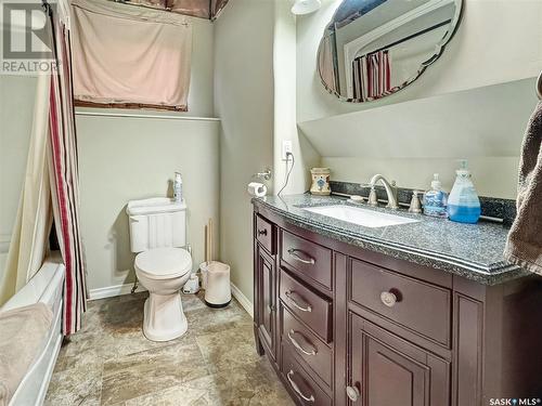 341 31St Street, Battleford, SK - Indoor Photo Showing Bathroom