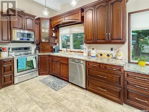 341 31St Street, Battleford, SK - Indoor Photo Showing Kitchen With Double Sink