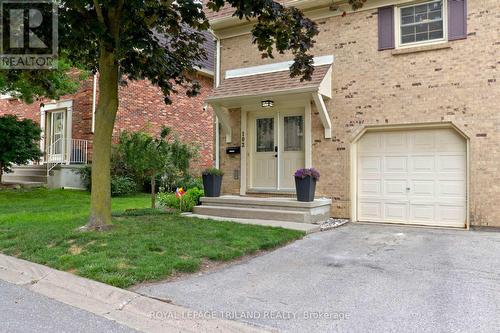 102 - 900 Pondview Road, London, ON - Outdoor