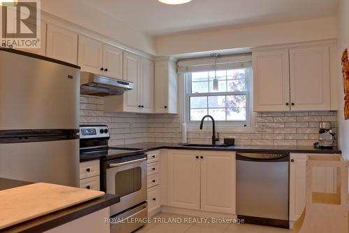 102 - 900 Pondview Road, London, ON - Indoor Photo Showing Kitchen