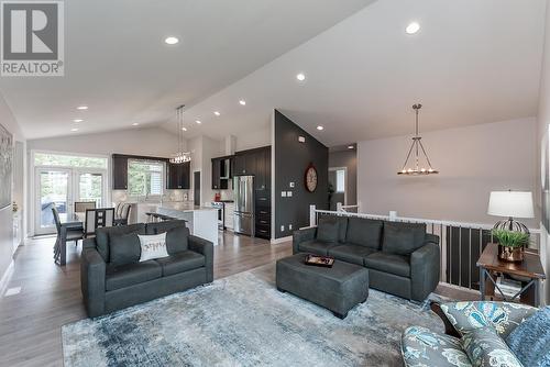 2858 Vista Ridge Drive, Prince George, BC - Indoor Photo Showing Living Room