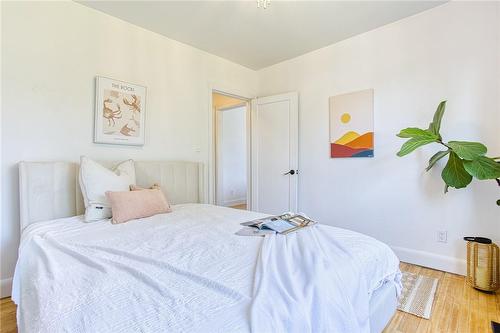 1290 Highway 8, Hamilton, ON - Indoor Photo Showing Bedroom