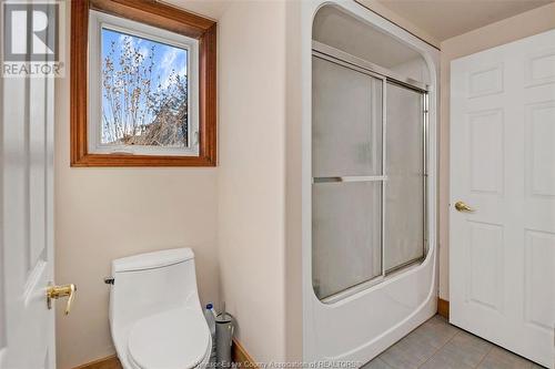 7343 Howard, Amherstburg, ON - Indoor Photo Showing Bathroom