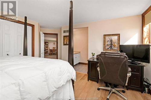 7343 Howard, Amherstburg, ON - Indoor Photo Showing Bedroom