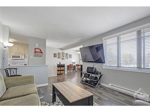 11-1 Stonebank Crescent, Ottawa, ON 