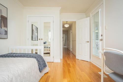 1818 Hobson Drive, Burlington, ON - Indoor Photo Showing Bedroom