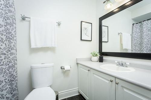 1818 Hobson Drive, Burlington, ON - Indoor Photo Showing Bathroom