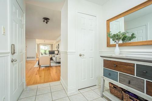 1818 Hobson Drive, Burlington, ON - Indoor Photo Showing Other Room