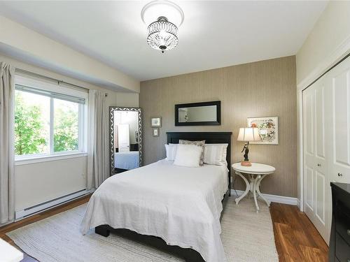 B-751 9Th St, Courtenay, BC - Indoor Photo Showing Bedroom