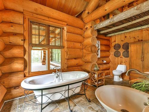 Ensuite bathroom - 1870 Mtée Du 2E Rang, Val-David, QC - Indoor Photo Showing Bathroom