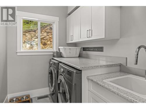 405 Prestwick Street, Kelowna, BC - Indoor Photo Showing Laundry Room