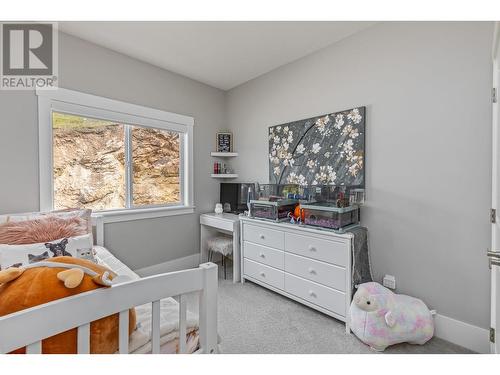 405 Prestwick Street, Kelowna, BC - Indoor Photo Showing Bedroom
