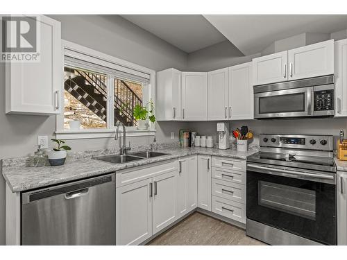 405 Prestwick Street, Kelowna, BC - Indoor Photo Showing Kitchen With Double Sink
