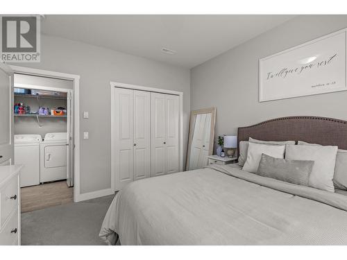 405 Prestwick Street, Kelowna, BC - Indoor Photo Showing Bedroom