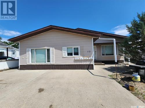 12 8Th Street Ne, Weyburn, SK - Outdoor