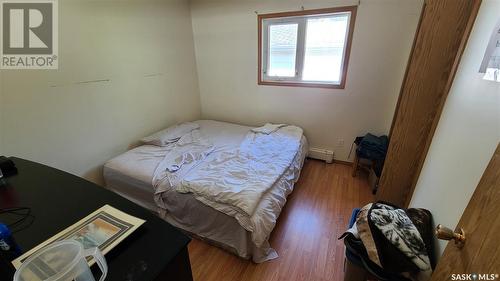 12 8Th Street Ne, Weyburn, SK - Indoor Photo Showing Bedroom