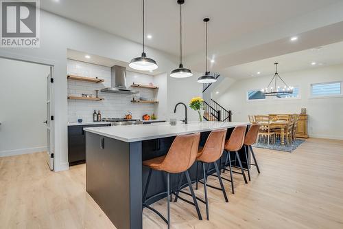 693 Balsam Road, Kelowna, BC - Indoor Photo Showing Kitchen With Upgraded Kitchen