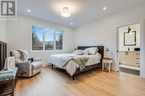 693 Balsam Road, Kelowna, BC - Indoor Photo Showing Bedroom