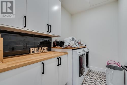 693 Balsam Road, Kelowna, BC - Indoor Photo Showing Laundry Room