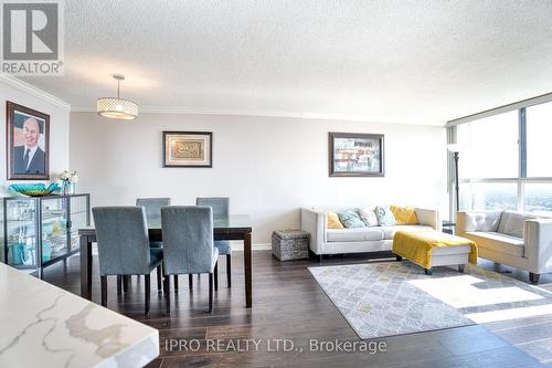 2111 - 35 Trailwood Drive E, Mississauga, ON - Indoor Photo Showing Living Room