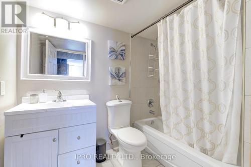 2111 - 35 Trailwood Drive E, Mississauga, ON - Indoor Photo Showing Bathroom