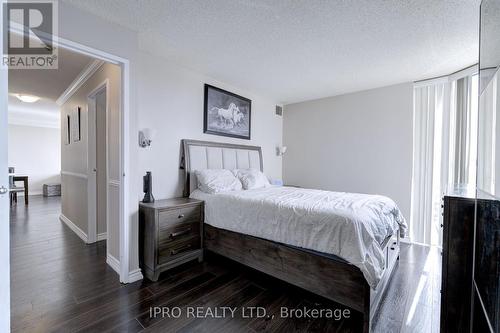 2111 - 35 Trailwood Drive E, Mississauga, ON - Indoor Photo Showing Bedroom