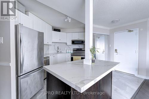 2111 - 35 Trailwood Drive E, Mississauga, ON - Indoor Photo Showing Kitchen