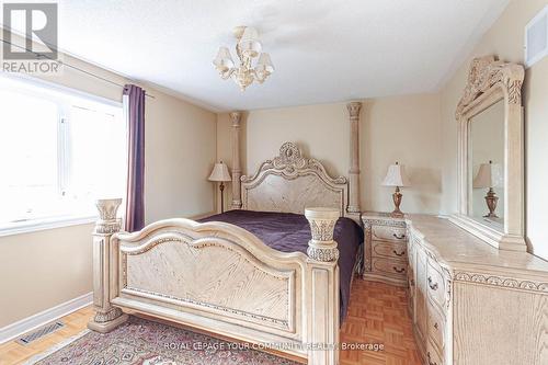 111 Deerwood Crescent, Richmond Hill (Oak Ridges), ON - Indoor Photo Showing Bedroom