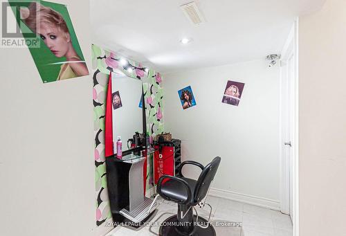 111 Deerwood Crescent, Richmond Hill (Oak Ridges), ON - Indoor Photo Showing Other Room